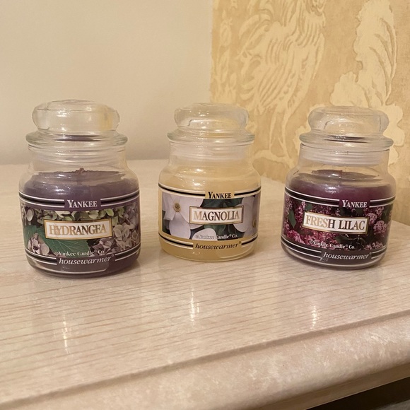 NEVER USED. 3 Yankee Candle Co. Candles